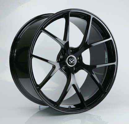 a liga feita sob encomenda do BBS forjou as rodas para o carro do jaguar do infiniti